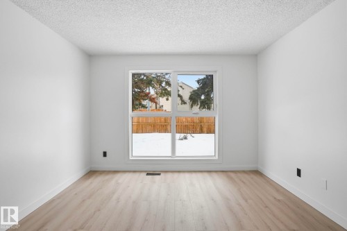 260 3307 116A Avenue, Edmonton, AB - Indoor Photo Showing Other Room