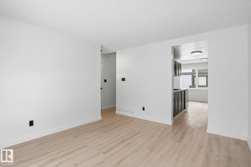 260 3307 116A Avenue, Edmonton, AB - Indoor Photo Showing Other Room