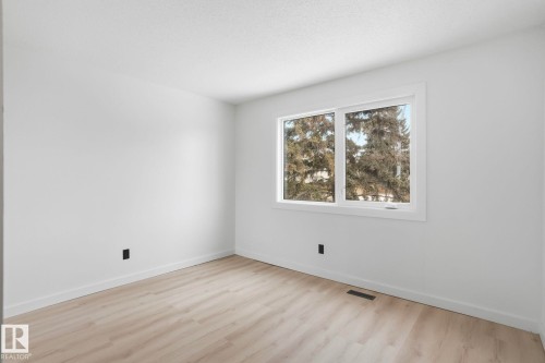 260 3307 116A Avenue, Edmonton, AB - Indoor Photo Showing Other Room