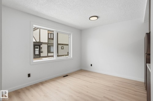 260 3307 116A Avenue, Edmonton, AB - Indoor Photo Showing Other Room