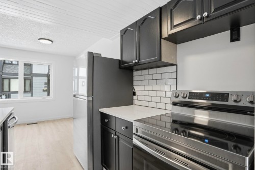 260 3307 116A Avenue, Edmonton, AB - Indoor Photo Showing Kitchen