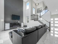 1104 152 Avenue  Edmonton, AB T5Y 4C8