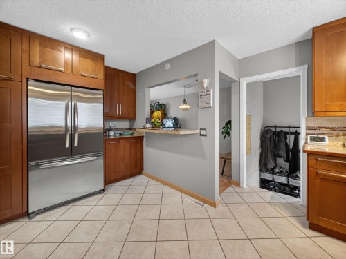 9310 165 Street, Edmonton, AB - Indoor Photo Showing Kitchen