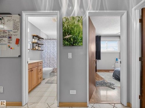 9310 165 Street, Edmonton, AB - Indoor