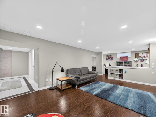 9310 165 Street, Edmonton, AB - Indoor