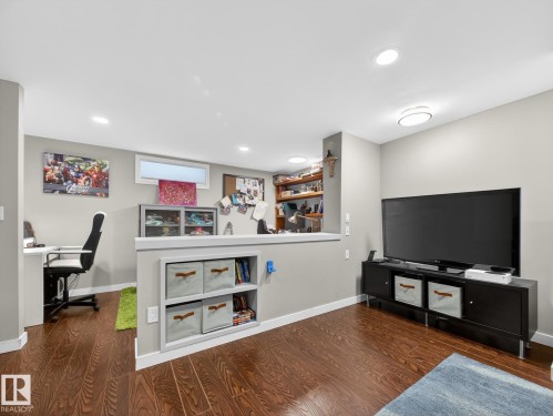 9310 165 Street, Edmonton, AB - Indoor