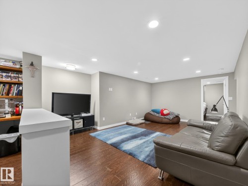 9310 165 Street, Edmonton, AB - Indoor