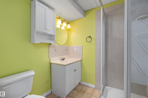 5804 112 Street, Edmonton, AB - Indoor Photo Showing Bathroom