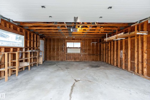 5804 112 Street, Edmonton, AB - Indoor Photo Showing Garage