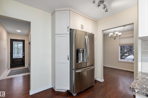 5804 112 Street, Edmonton, AB - Indoor