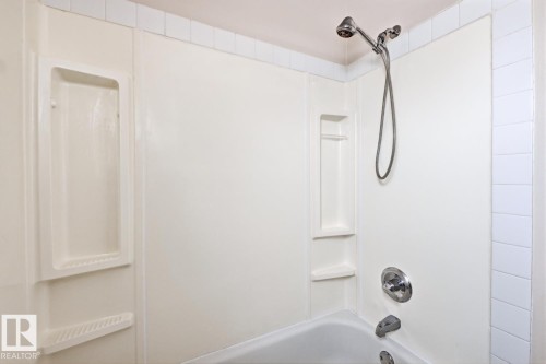 8139 79 Avenue, Edmonton, AB - Indoor Photo Showing Bathroom