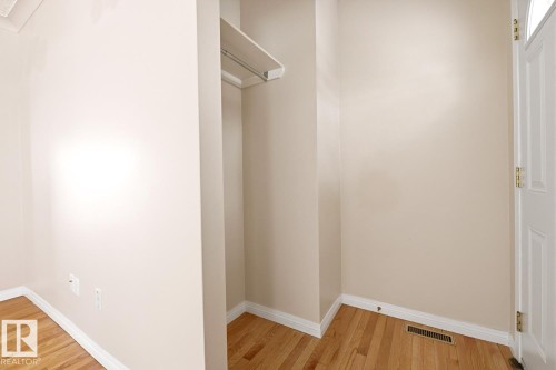 8139 79 Avenue, Edmonton, AB - Indoor