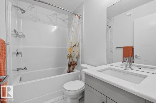 3173 Checknita Way, Edmonton, AB - Indoor Photo Showing Bathroom