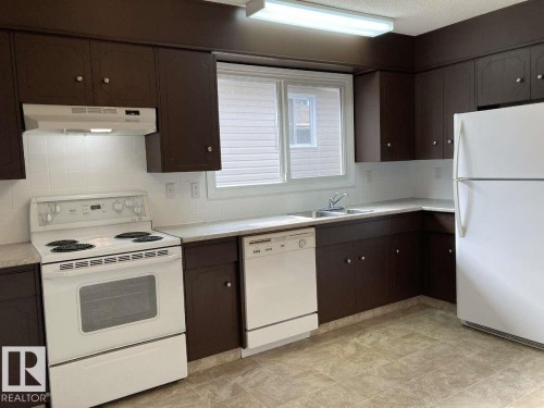 196 Weston Drive, Spruce Grove, AB - Indoor Photo Showing Kitchen