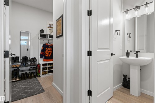 185 Redwing Wynd, St. Albert, AB - Indoor Photo Showing Bathroom