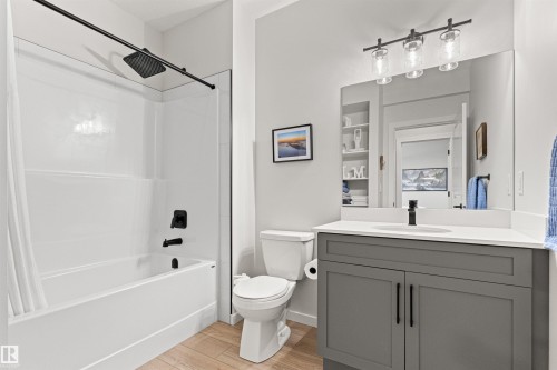 185 Redwing Wynd, St. Albert, AB - Indoor Photo Showing Bathroom