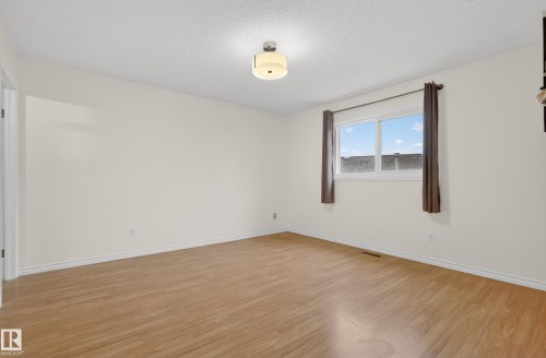 6520 154 Avenue, Edmonton, AB - Indoor Photo Showing Other Room
