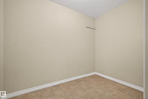 6520 154 Avenue, Edmonton, AB - Indoor Photo Showing Other Room