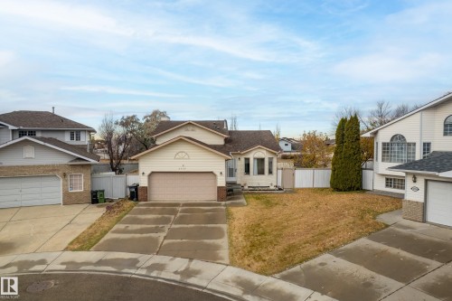 6520 154 Avenue, Edmonton, AB - Outdoor With Facade