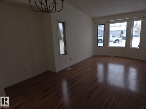 6520 154 Avenue, Edmonton, AB - Indoor Photo Showing Other Room