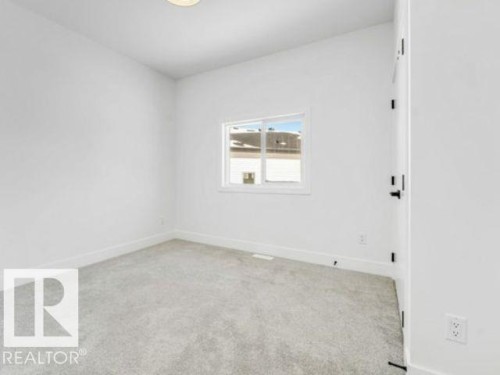 6706 176A Avenue, Edmonton, AB - Indoor Photo Showing Other Room