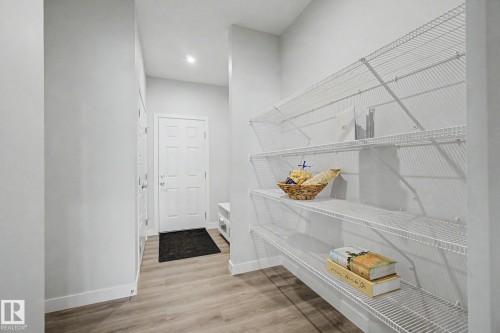 2721 Donaghey Crescent, Edmonton, AB - Indoor