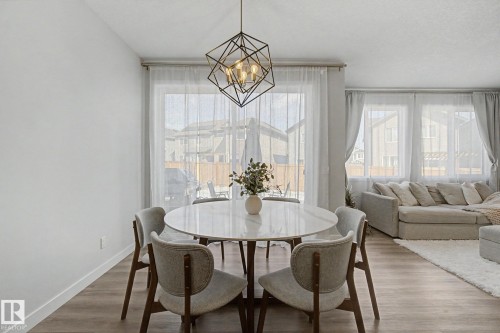 2721 Donaghey Crescent, Edmonton, AB - Indoor Photo Showing Dining Room