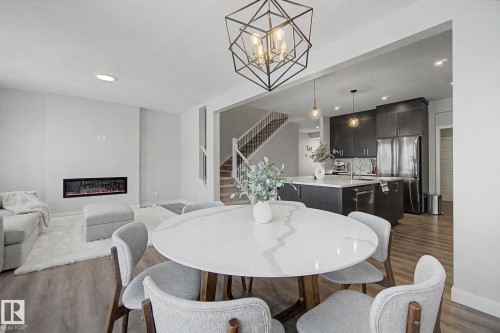 2721 Donaghey Crescent, Edmonton, AB - Indoor Photo Showing Dining Room