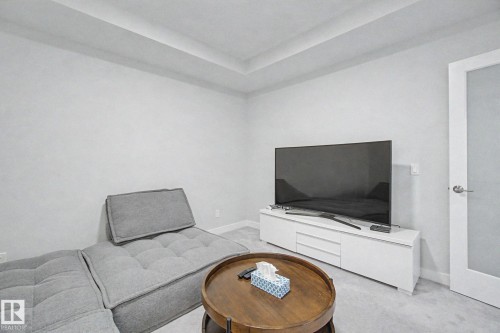 2721 Donaghey Crescent, Edmonton, AB - Indoor Photo Showing Living Room
