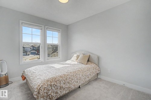 2721 Donaghey Crescent, Edmonton, AB - Indoor Photo Showing Bedroom