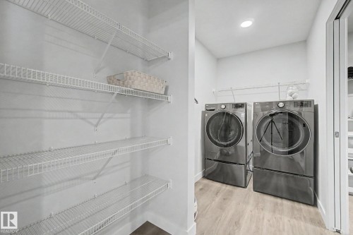 2721 Donaghey Crescent, Edmonton, AB - Indoor Photo Showing Laundry Room