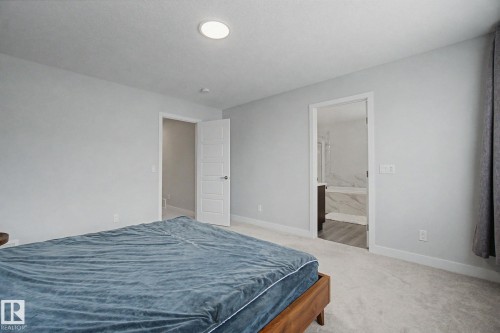 2721 Donaghey Crescent, Edmonton, AB - Indoor Photo Showing Bedroom