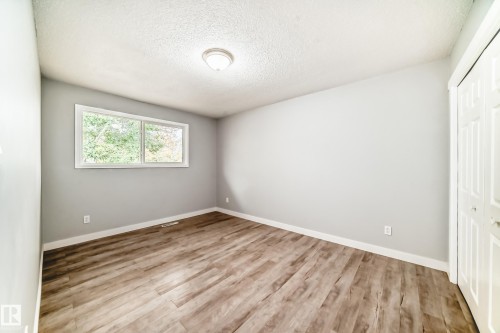 11811 44 Street, Edmonton, AB - Indoor Photo Showing Other Room