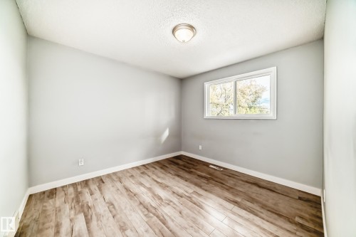 11811 44 Street, Edmonton, AB - Indoor Photo Showing Other Room