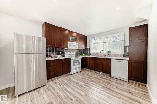 11811 44 Street, Edmonton, AB - Indoor Photo Showing Kitchen