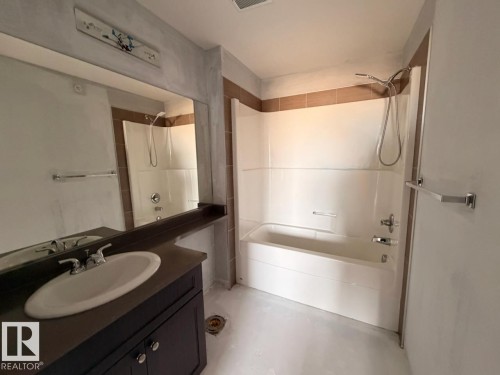 416 1520 Hammond Gate Gate, Edmonton, AB - Indoor Photo Showing Bathroom