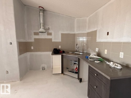 416 1520 Hammond Gate Gate, Edmonton, AB - Indoor