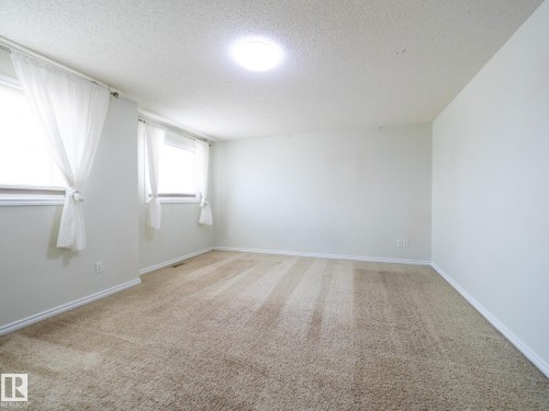 3617 Whitelaw Bay, Edmonton, AB - Indoor Photo Showing Other Room