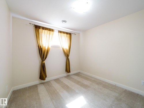 3617 Whitelaw Bay, Edmonton, AB - Indoor Photo Showing Other Room