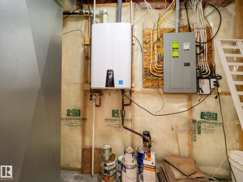 3617 Whitelaw Bay, Edmonton, AB - Indoor Photo Showing Basement