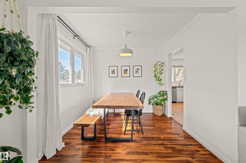2008 89 Street, Edmonton, AB - Indoor Photo Showing Dining Room