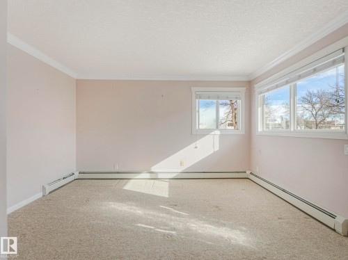9 10724 115 Street, Edmonton, AB - Indoor Photo Showing Other Room