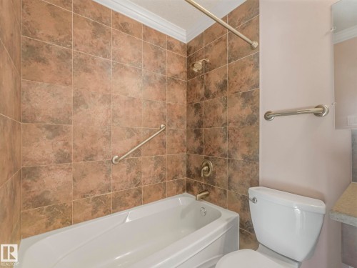 9 10724 115 Street, Edmonton, AB - Indoor Photo Showing Bathroom