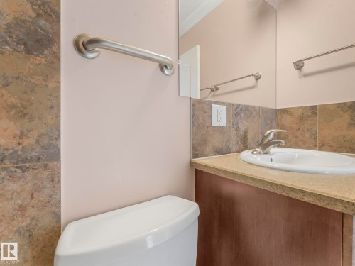 9 10724 115 Street, Edmonton, AB - Indoor Photo Showing Bathroom