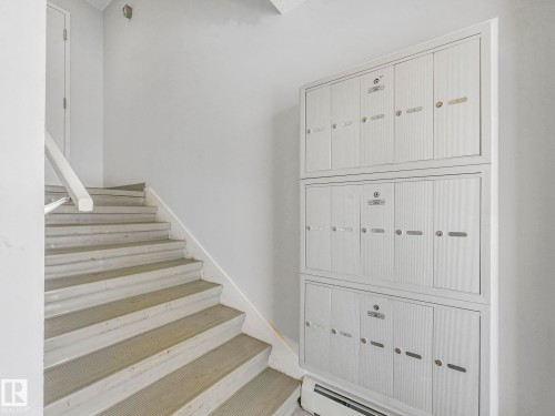 9 10724 115 Street, Edmonton, AB - Indoor Photo Showing Other Room