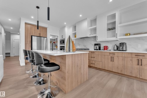 3615 42 Avenue, Beaumont, AB - Indoor Photo Showing Kitchen With Upgraded Kitchen
