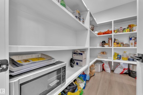 3615 42 Avenue, Beaumont, AB - Indoor With Storage