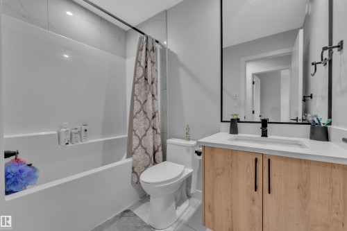3615 42 Avenue, Beaumont, AB - Indoor Photo Showing Bathroom
