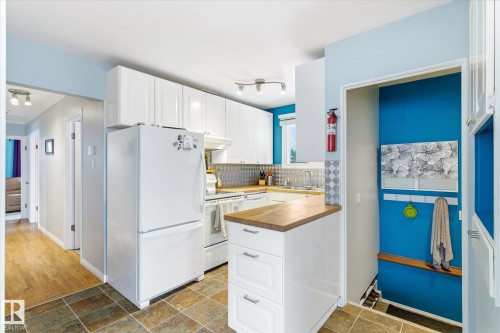 4315 105A Avenue, Edmonton, AB - Indoor Photo Showing Kitchen