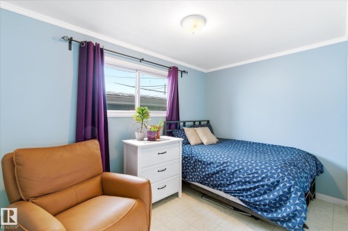 4315 105A Avenue, Edmonton, AB - Indoor Photo Showing Bedroom